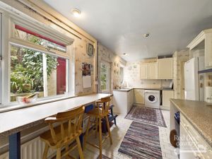 Kitchen- click for photo gallery